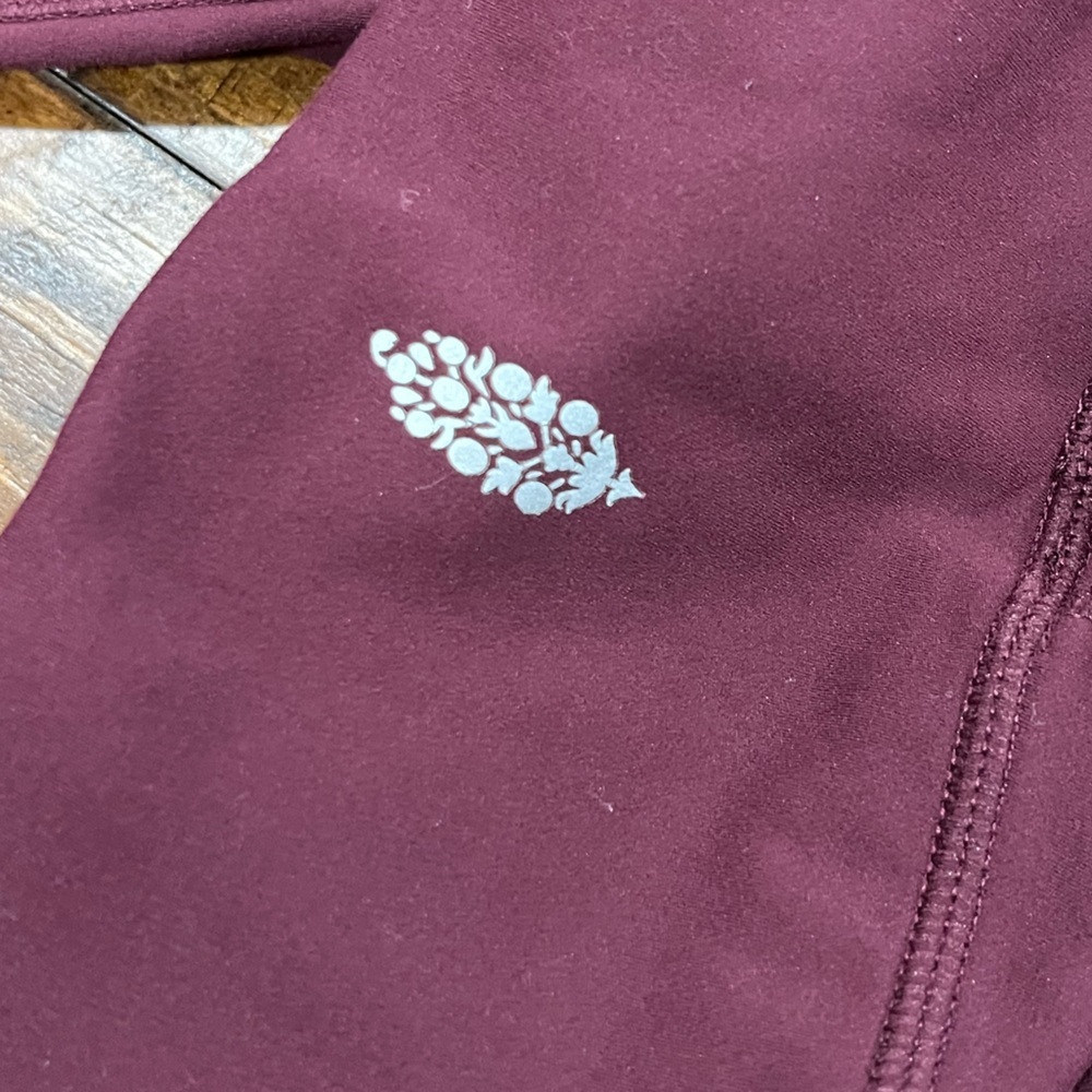 Free People Purple High-Waist Leggings for Comfort and Style - Picture 3 of 3